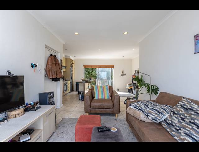 2 BEDROOM APARTMENT TO LET IN CAMPS BAY